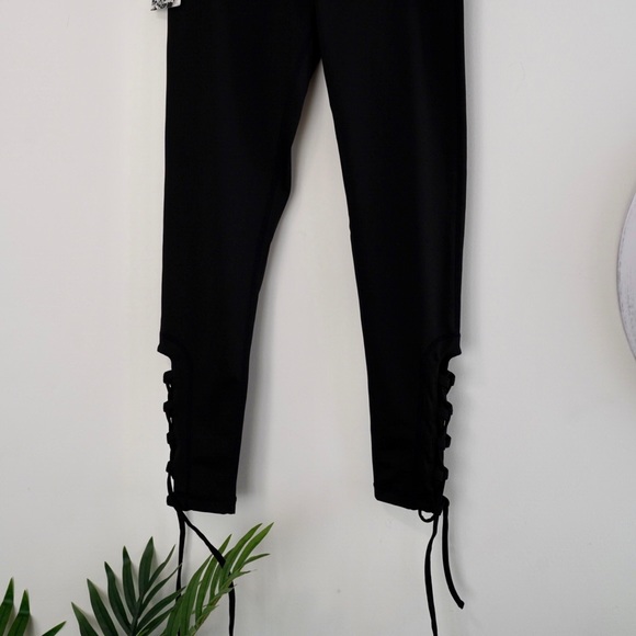 ❌SOLD❌ Athletic Leggings - Picture 2 of 5